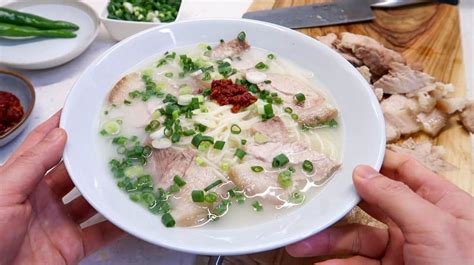 제주고기국수: 바다와 육지의 맛이 만나는 순간